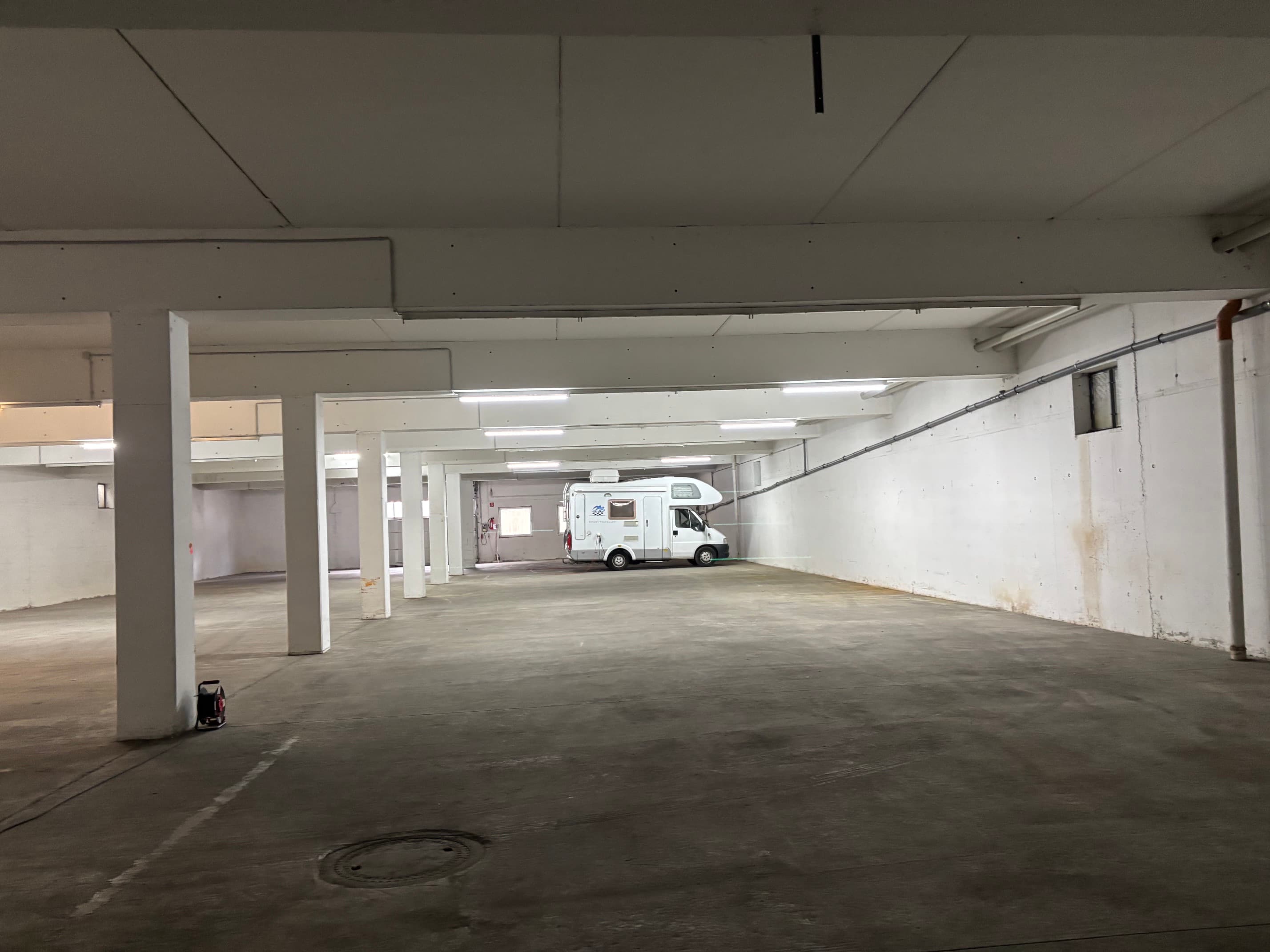 Stellplätze in sicherer, trockener Halle in Biberach an der Riß – Foto 3