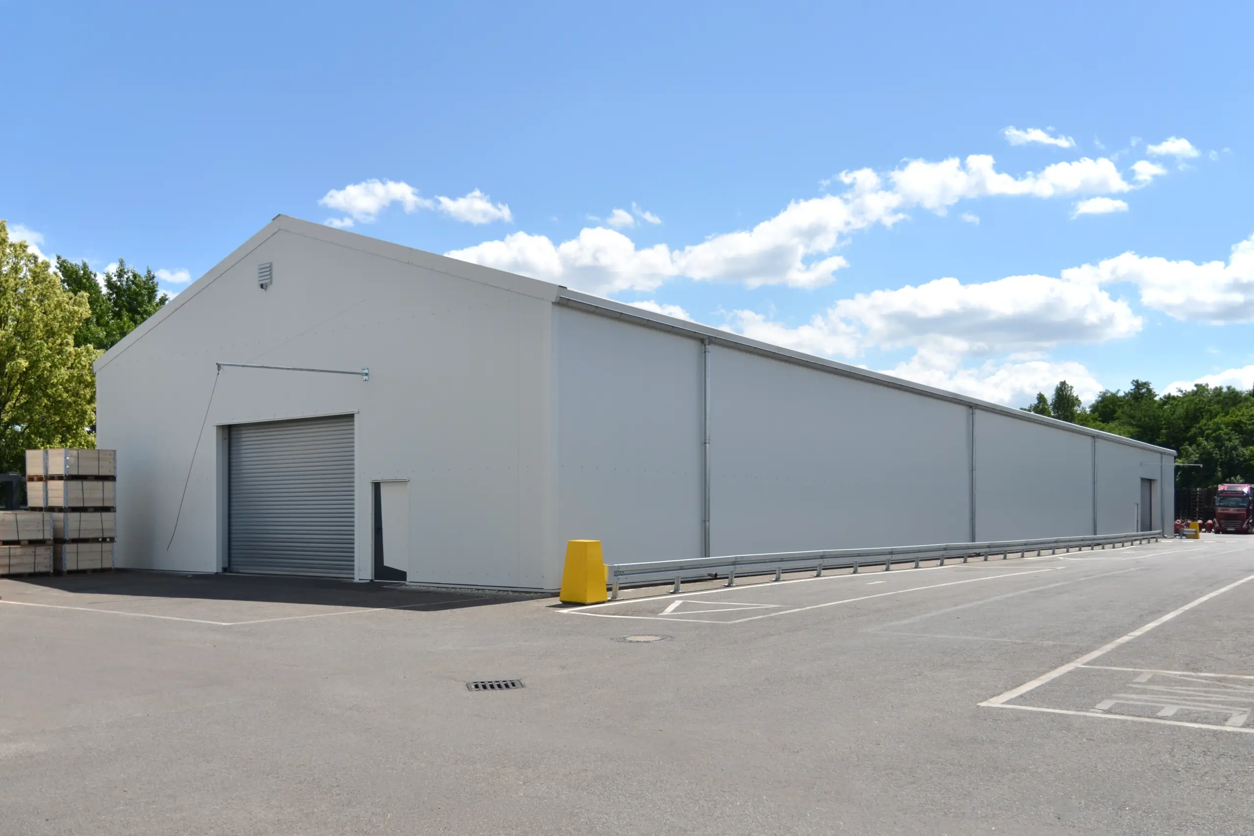 Indoor / Halle · Gesichert in Bad Harzburg – Stellplätze in unserer Halle bei Bad Harzburg