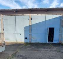 Indoor / Halle · Gesichert · Container / Lagerbox in Belgern-Schildau – Einzelgarage im "Alten Steinzeugwerk" zu vermieten