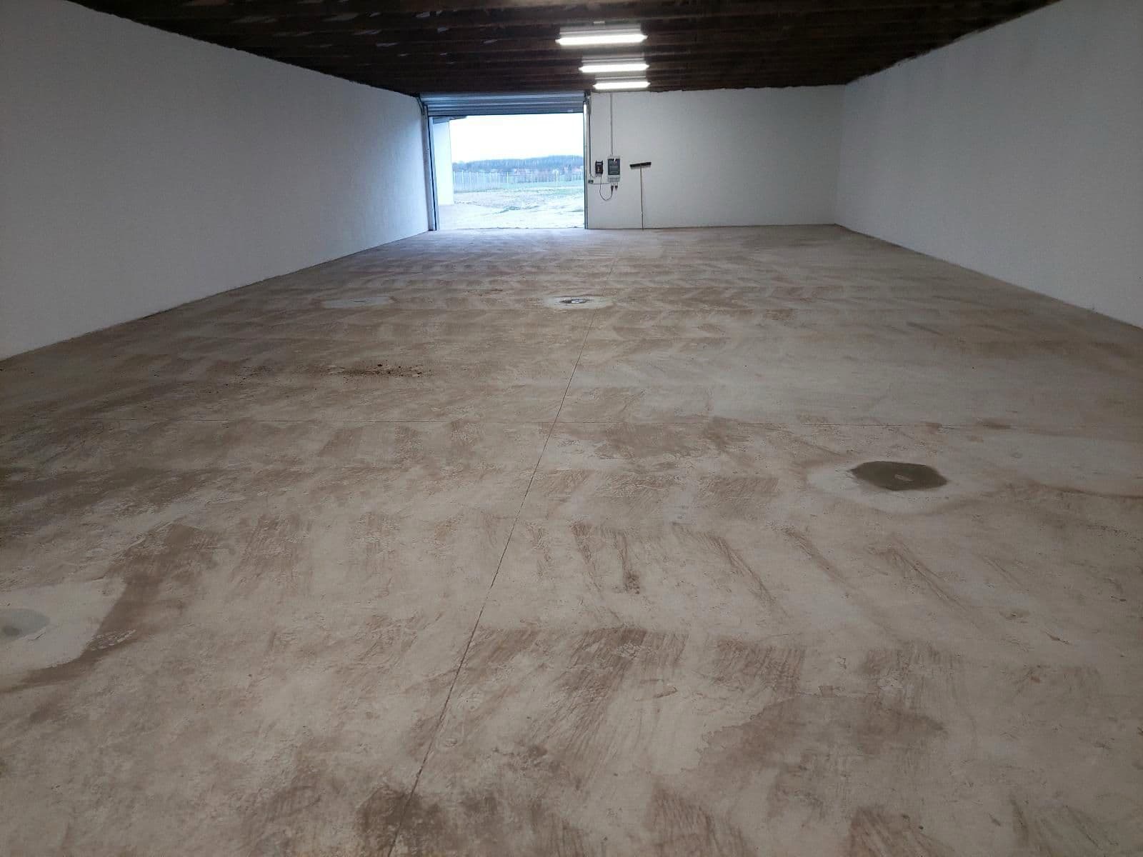 Indoor / Halle · Langzeitbetreuung in Heinsberg – Hallenstellplatz